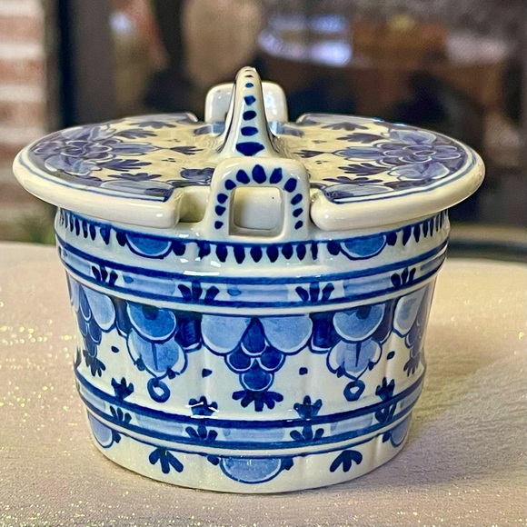 Delft Glazed Butter cup Porcelain, Hand Painted By S Dessons Blue & White Floral - Picture 5 of 8